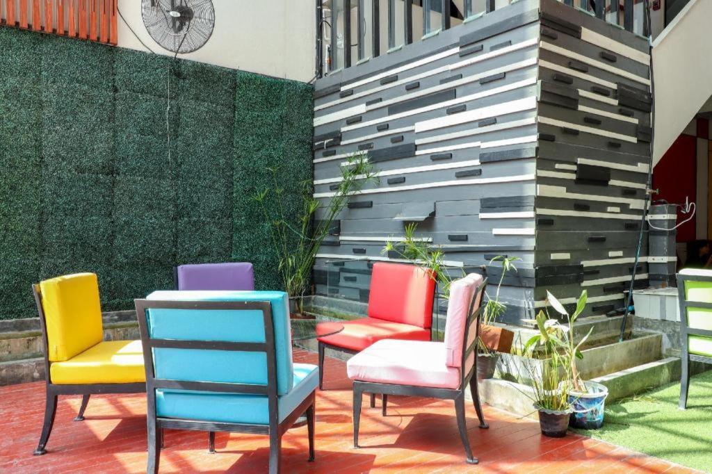 Oyo 412 7 Days Hotel 3*