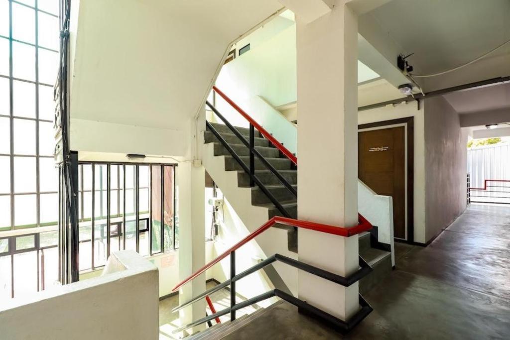 Oyo 412 7 Days Hotel 3*