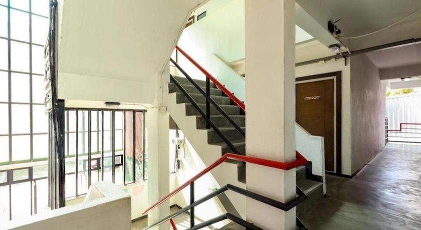 Oyo 412 7 Days Hotel Chiang Mai