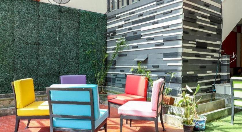 Oyo 412 7 Days Hotel 3*