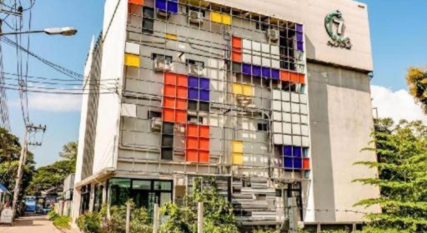 Oyo 412 7 Days Hotel Chiang Mai